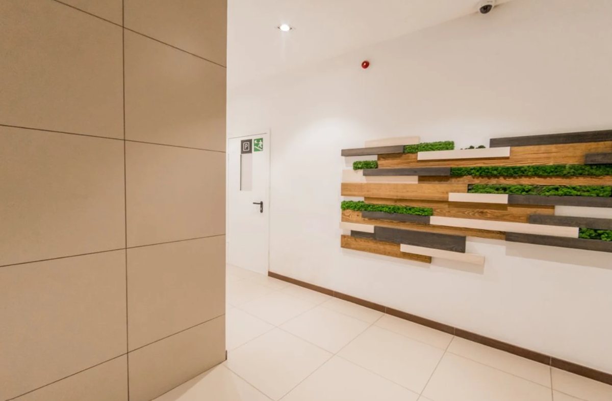 wood and moss feature wall installed in a hallway, past project by Roger's Handyman Services, Ellicott City MD handyman